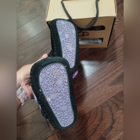 Toddler UGG booties - Picture 6 of 9